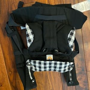 Ergo-Baby used 2x carrier for up to 45 pounds